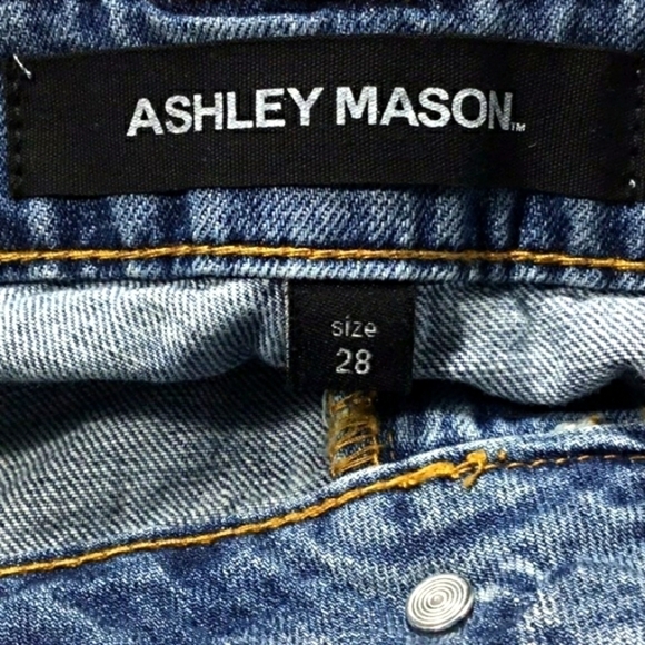 Ashley Mason Roll Cuff Denim Embroidered Shorts Size 28 - Picture 7 of 9
